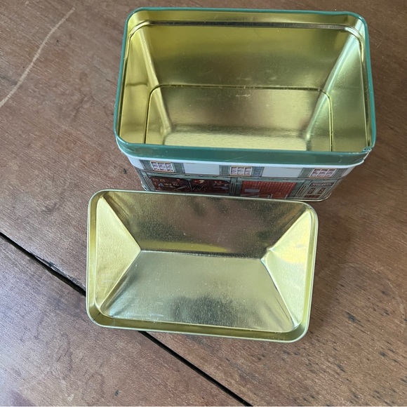 Vintage Toy Shoppe Holiday Tin From 1996 Tin Box Company of America - Picture 11 of 11